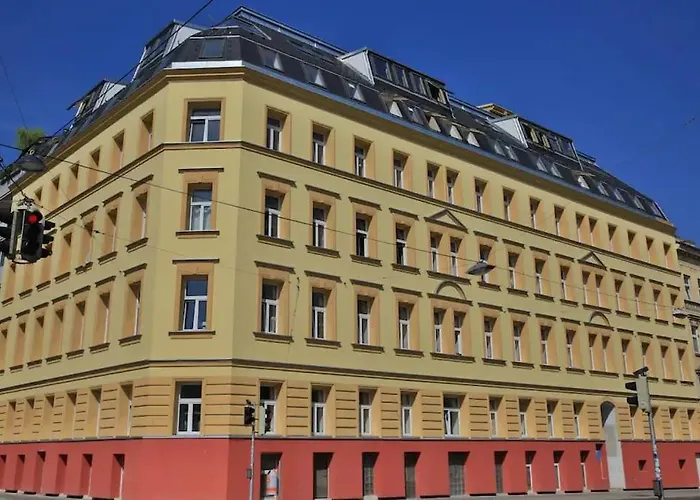 Stilvolle Urbane Auszeit L Lf19